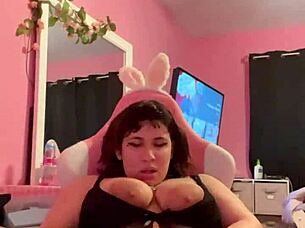 playing with my pussy