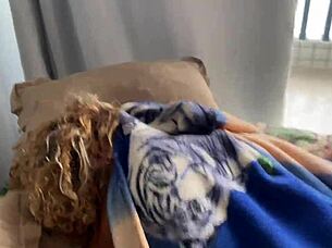 Enjoying homemade moments with a view of the sea.