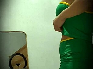 Hidden Camera Captures Busty Colombian Model With Perfect Body In Public Spying