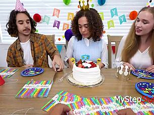 assim que meu marido saiu me botou pra mamar at� o talo igual uma puta