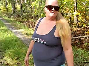 walking outside with mommy and fucking her in the middle of the road 😍