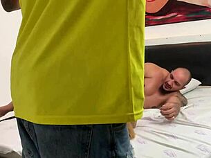 my wife giving her ass for the first time while i watch and film