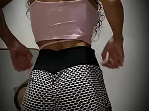 Hidden Camera Captures Busty Colombian Model With Perfect Body In Public Spying