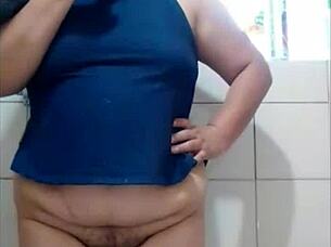 hey milf latina touching herself and playing with her toy?