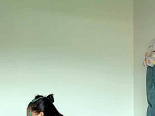 CHORROS DE LECHE SQUIRT CHICA MASTURBANDOSE CON JUGUETES