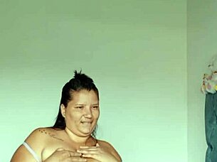 CHORROS DE LECHE SQUIRT CHICA MASTURBANDOSE CON JUGUETES