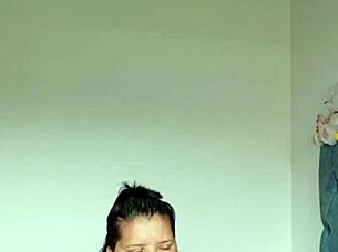 CHORROS DE LECHE SQUIRT CHICA MASTURBANDOSE CON JUGUETES