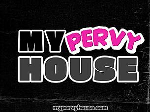 Sharing a shower with little stepsis leads to hardcore sex