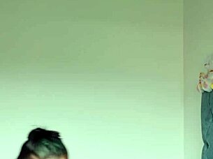 CHORROS DE LECHE SQUIRT CHICA MASTURBANDOSE CON JUGUETES