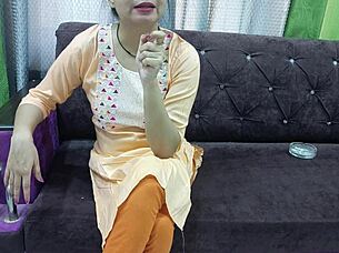 Boyfriend Convinces Girlfriend For First Sex