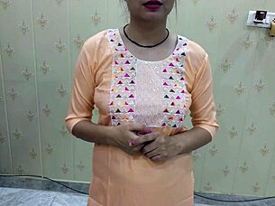 Boyfriend Convinces Girlfriend For First Sex