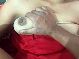 I watch the indian milf aunty get fucked