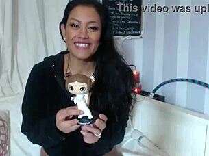 maxine x deepthroats massive dildo in her loose cavity?