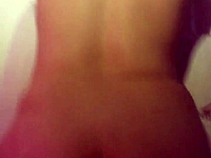 Milf gringa gets fucked from behind with big ass