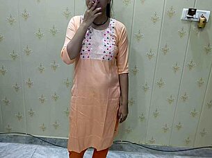 Boyfriend Convinces Girlfriend For First Sex