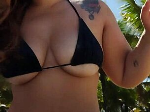 she wore a short bikini to the beach to find a guy