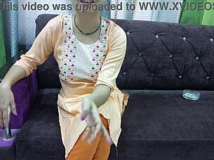 Boyfriend Convinces Girlfriend For First Sex