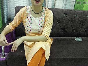 Boyfriend Convinces Girlfriend For First Sex