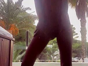 Monika Fox RELAXES And ENJOYS A Free Moment