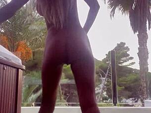 Monika Fox RELAXES And ENJOYS A Free Moment