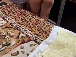 Why does this casada devote to negão in bed with big pussy?