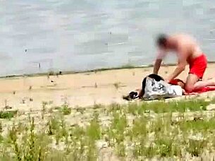 Luna black x gets fucked on the beach in quickie blowjob 😘