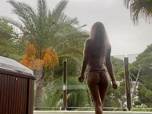 Monika Fox RELAXES And ENJOYS A Free Moment