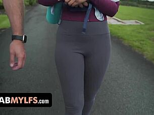 Conservative Arab Milf Hides Dirty Deepthroat Secret