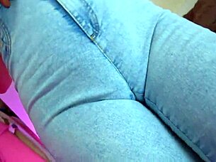 Hot amateur was naked and masturbating amazingly in her solo video.