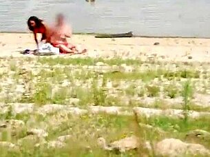 Luna black x gets fucked on the beach in quickie blowjob 😘