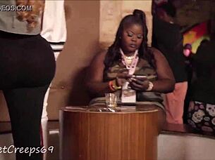 bubble butt candid getting creeped on during concert