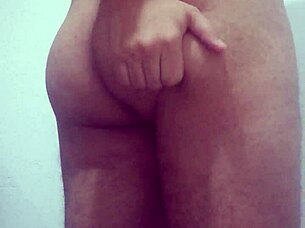 Biassdoll playing and twerking with her chubby body