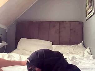 Wow, this bi muslim gives an amazing blowjob!