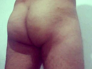 Biassdoll playing and twerking with her chubby body