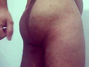 Biassdoll playing and twerking with her chubby body