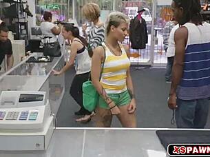 Luscious Hottie Babe Gets Pussy Banged Hard