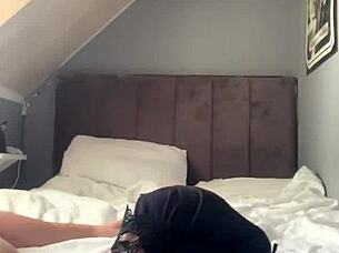 Wow, this bi muslim gives an amazing blowjob!