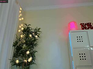 milf jumping her bigtits and squirt