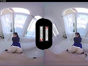 Bioshock cosplay gamer girl in vr adventure