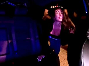 Caught Fucking MILF Lapaisitaoficial In The Street, What Happens Next?