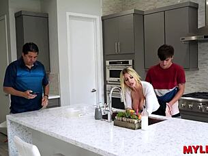 wow, stepmom banged next to clueless stepdad!