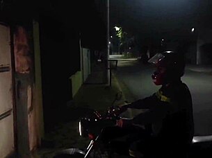 eletricista safado come a casada depois de terminar servi�o