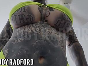 i'm twerking slutty and teasing melody radford so hot