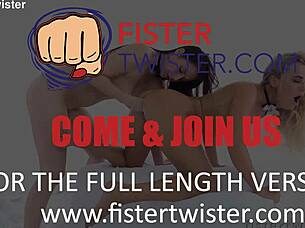 Bekommt diese heiße Blonde ihre Muschi von einer Brünetten gefistet?