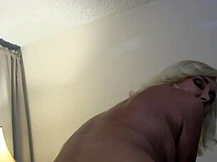 Sexy housewife sucking boyfriend's cock