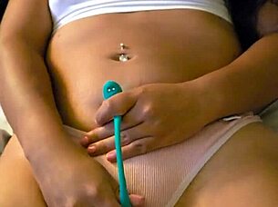 this lively latina housewife is getting so wet and wild 😏💦