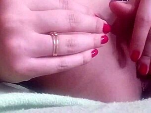 Pussy Teased With Plug And Vibrator In Amateur Play