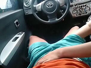 Pinay pays taxi driver with blowjob and cum in mouth outdoors