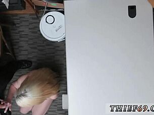 police catch amateur in attempted theft 😏