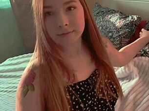 Beautiful Sexy Girl Fingering Her Pussy!